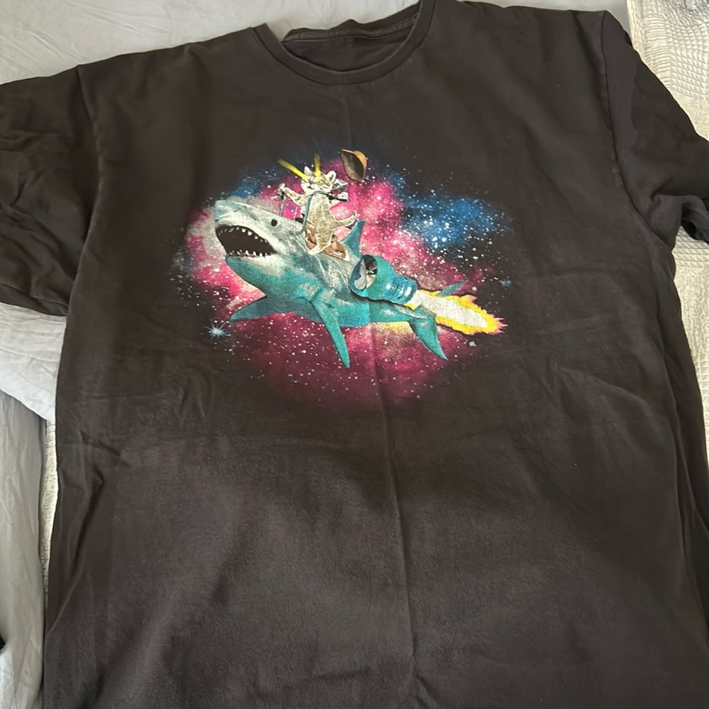 Shark tee